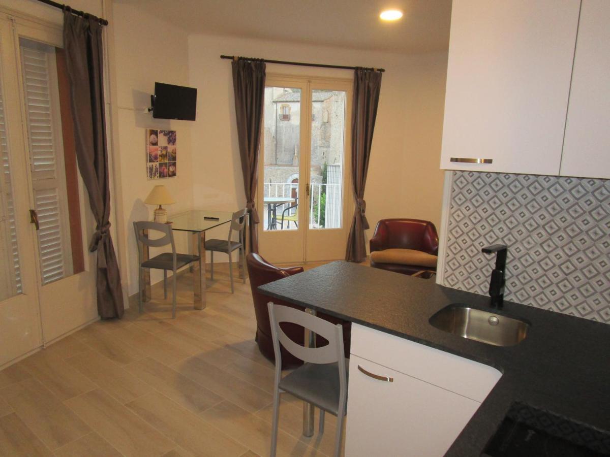 Hotel Apartaments Gesoria Porta Ferrada Сан-Фаліу-да-Ґішулс Екстер'єр фото