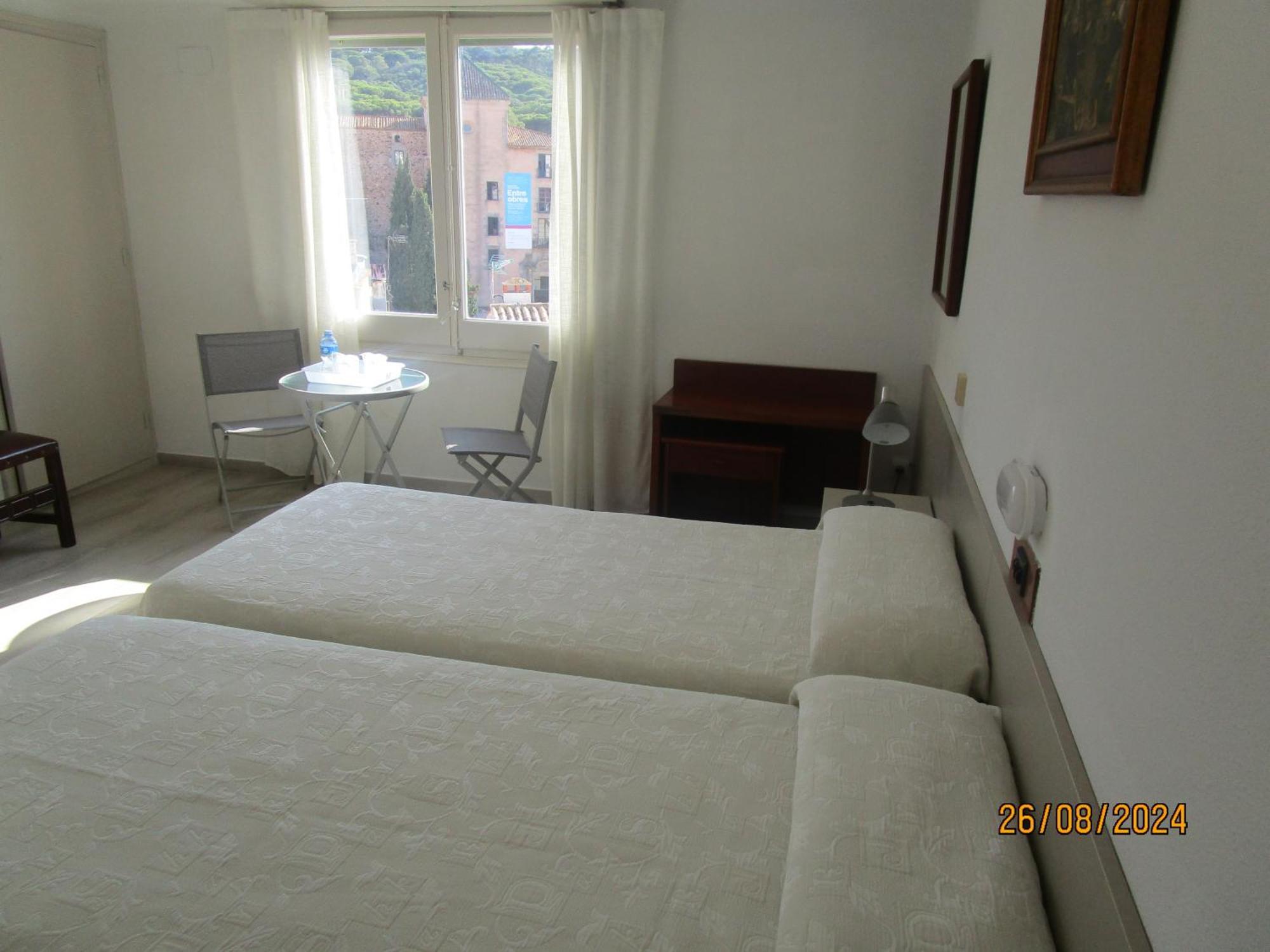 Hotel Apartaments Gesoria Porta Ferrada Сан-Фаліу-да-Ґішулс Екстер'єр фото